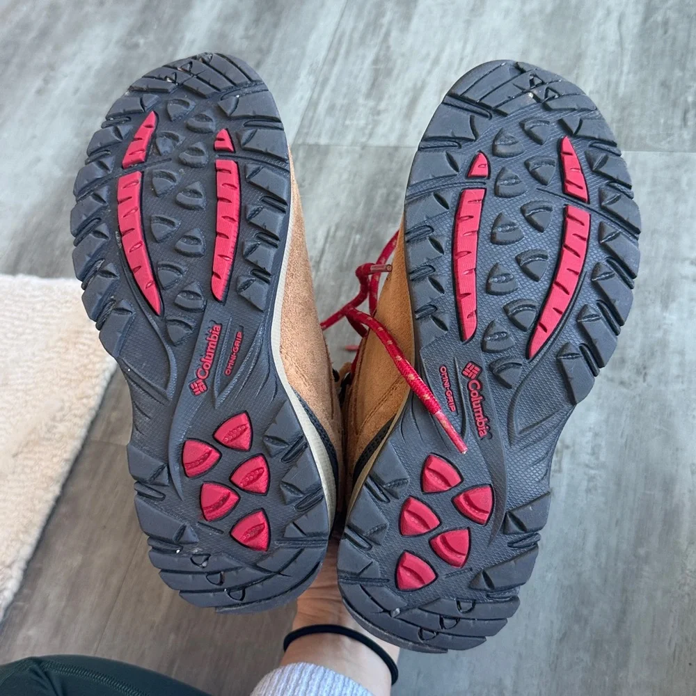 Columbia Hiking Boots - Picture 4 of 6